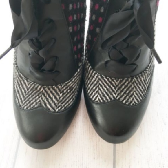 Poetic License Betseys Buttons Oxford Bootie Heels - Picture 4 of 8